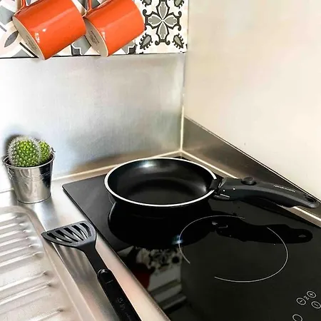 Apartment Studio Boheme Avec Jardinet Sans Vis A Vis