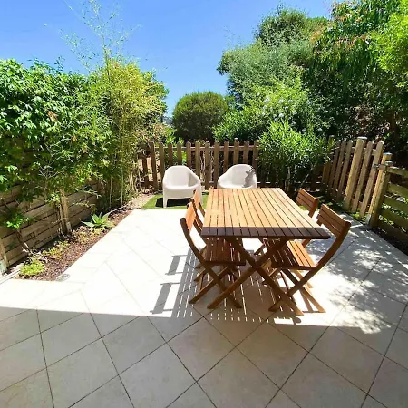 Studio Boheme Avec Jardinet Sans Vis A Vis