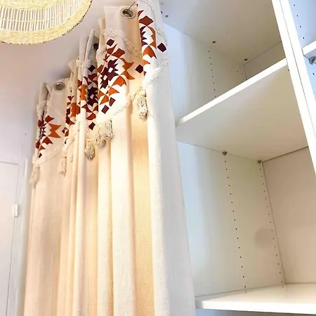 Studio Boheme Avec Jardinet Sans Vis A Vis