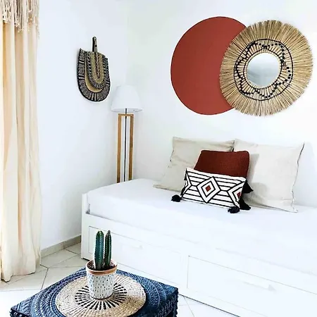 Studio Boheme Avec Jardinet Sans Vis A Vis