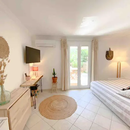 Apartment Studio Boheme Avec Jardinet Sans Vis A Vis La Croix-Valmer